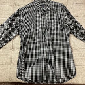 Men’s plaid long sleeve dress shirt/button down size medium